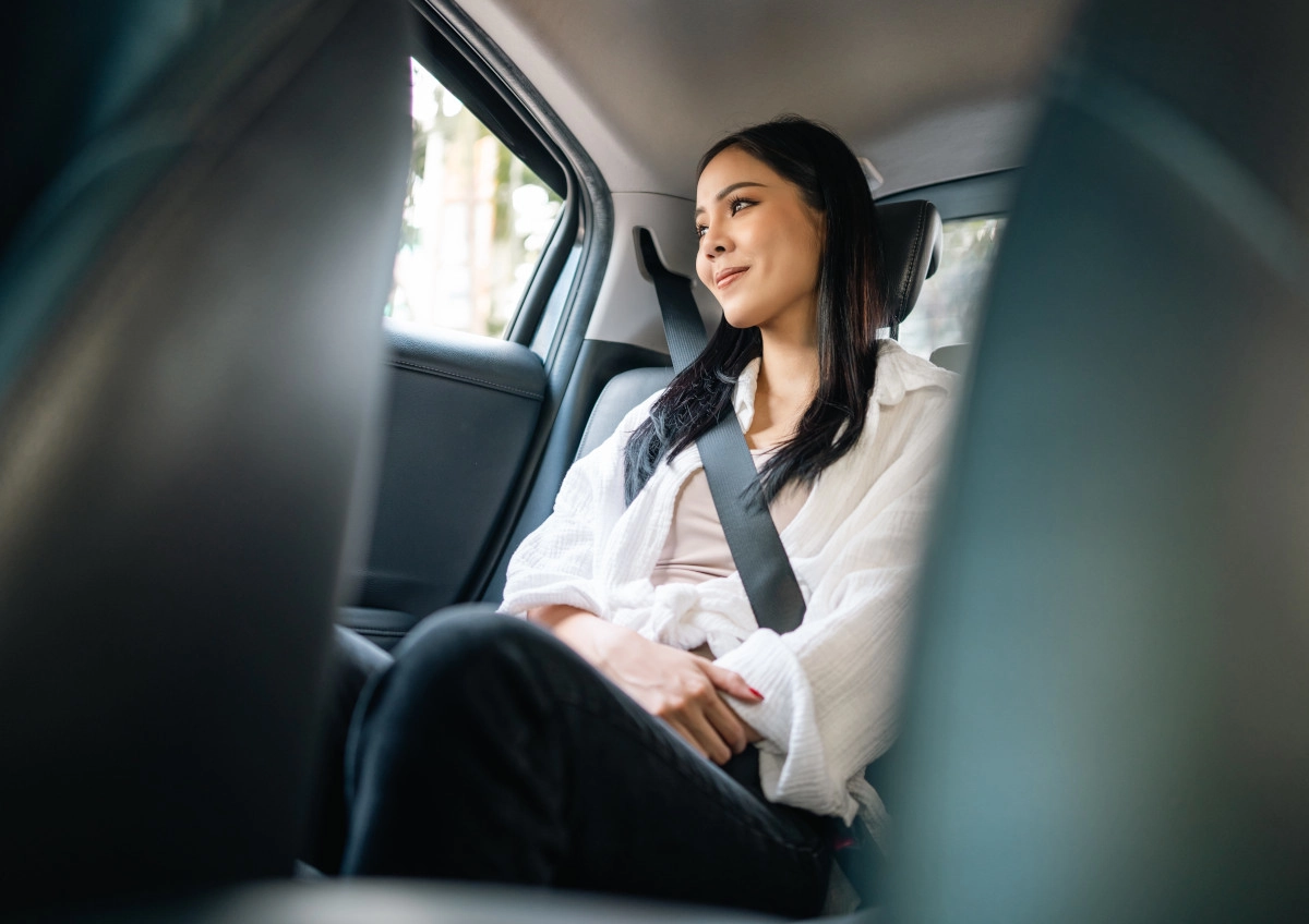 mujer en el taxi